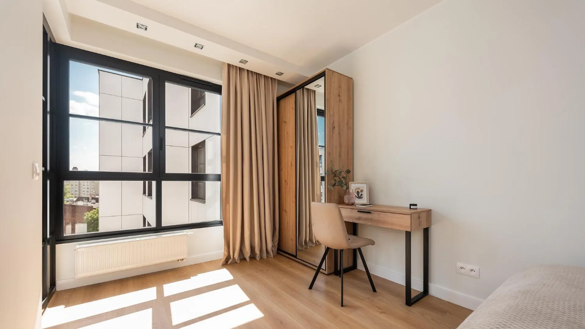 Flatbook - City Center Apartments Doki Living Gdańsk