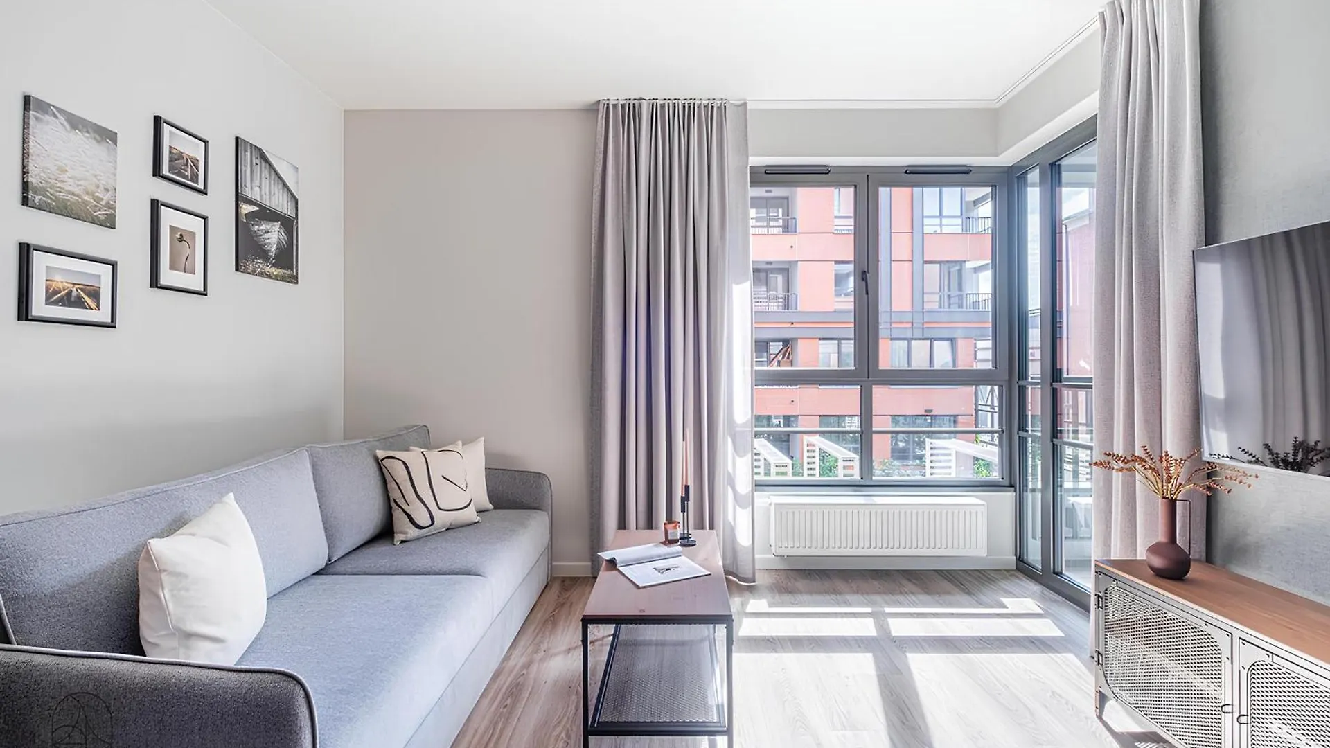 Flatbook - City Center Apartments Doki Living Gdańsk